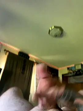 Snapshot of cumgitsumdic chatting on 09-18-25, 06:33 cumgitsumdic online show from 09-18-25, 06:33