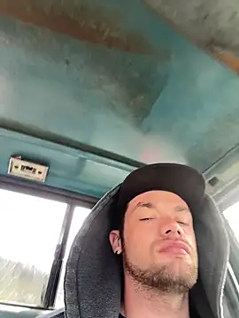 Snapshot of cumgitsumdic chatting on 03-15-25, 05:59 cumgitsumdic online show from 03-15-25, 05:59