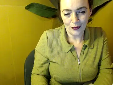 Snapshot of cloe85nl chatting on 02-12-25, 07:13 cloe85nl online show from 02-12-25, 07:13