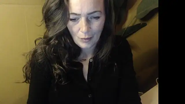 Snapshot of cloe85nl chatting on 11-30-25, 11:00 cloe85nl online show from 11-30-25, 11:00