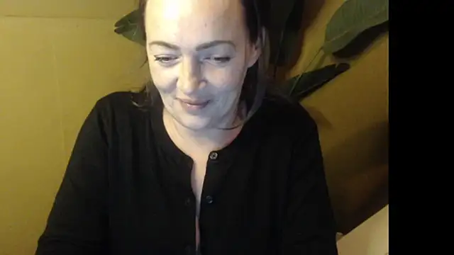 Snapshot of cloe85nl chatting on 11-18-25, 11:57 cloe85nl online show from 11-18-25, 11:57