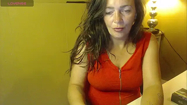 Snapshot of cloe85nl chatting on 06-08-26, 07:42 cloe85nl online show from 06-08-26, 07:42