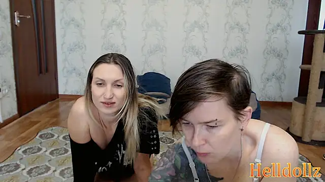 Snapshot of Helldollz chatting on 12-12-24, 08:03 Helldollz online show from 12-12-24, 08:03