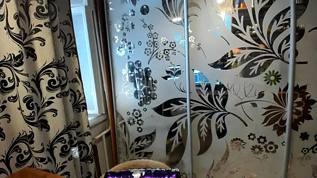 Snapshot of EVILENSA chatting on 09-24-25, 12:44 EVILENSA online show from 09-24-25, 12:44