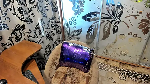 Snapshot of EVILENSA chatting on 10-01-25, 01:04 EVILENSA online show from 10-01-25, 01:04