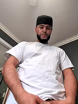 Snapshot of gardy8585 chatting on 02-20-26, 06:54 gardy8585 online show from 02-20-26, 06:54