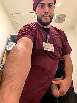 Snapshot of gardy8585 chatting on 12-21-25, 01:02 gardy8585 online show from 12-21-25, 01:02