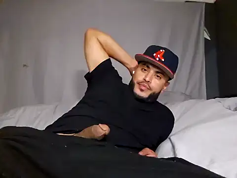 Snapshot of gardy8585 chatting on 01-07-25, 02:30 gardy8585 online show from 01-07-25, 02:30