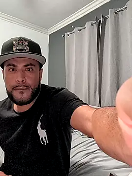 Snapshot of gardy8585 chatting on 10-11-25, 01:12 gardy8585 online show from 10-11-25, 01:12