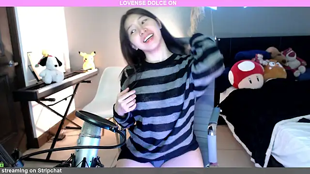 Snapshot of minarocket_ chatting on 12-27-24, 02:54 minarocket  online show from 12-27-24, 02:54