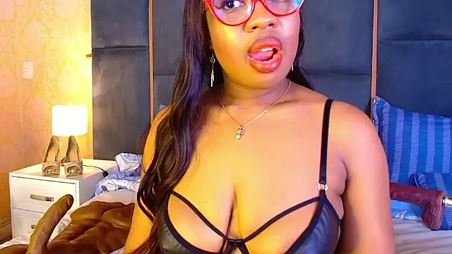 CaseyMoon online show from 12-05-25, 12:37