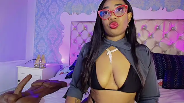 Snapshot of CaseyMoon chatting on 01-16-26, 12:42 CaseyMoon online show from 01-16-26, 12:42