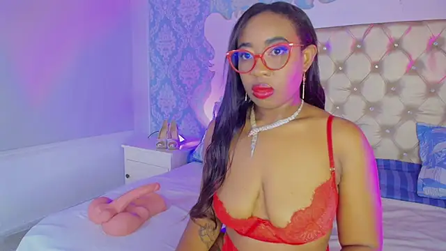 Snapshot of CaseyMoon chatting on 02-13-26, 12:38 CaseyMoon online show from 02-13-26, 12:38