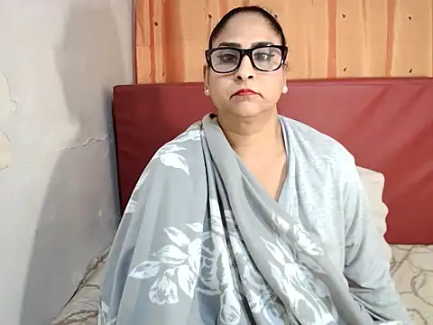 Snapshot of Indiankushy chatting on 03-01-25, 01:11 Indiankushy online show from 03-01-25, 01:11