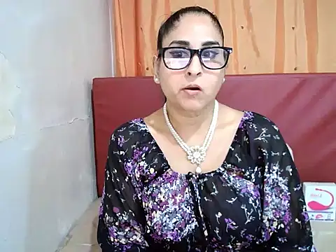 Snapshot of Indiankushy chatting on 10-10-25, 04:52 Indiankushy online show from 10-10-25, 04:52