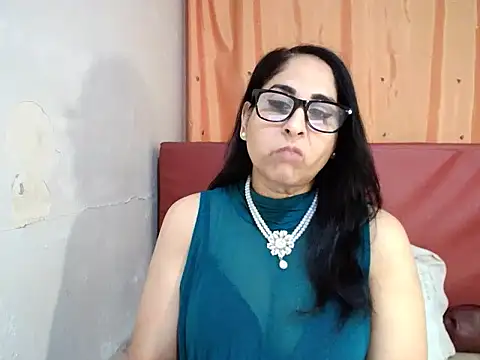 Snapshot of Indiankushy chatting on 09-18-25, 04:54 Indiankushy online show from 09-18-25, 04:54