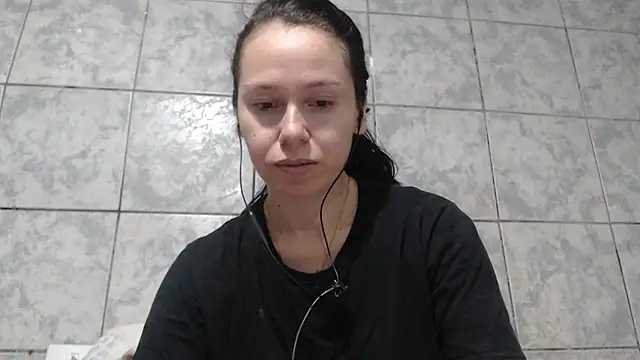 Snapshot of Venusluxodomme chatting on 10-04-25, 07:32 Venusluxodomme online show from 10-04-25, 07:32