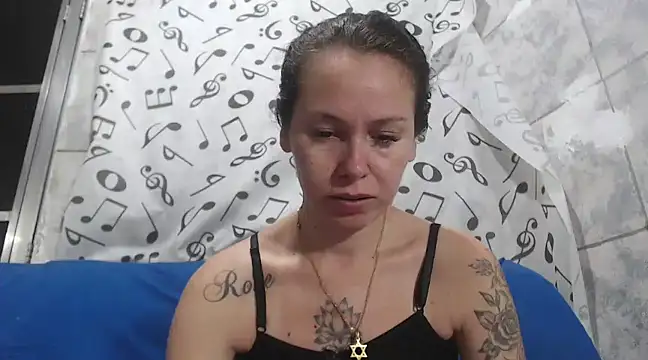 Snapshot of Venusluxodomme chatting on 01-27-25, 02:20 Venusluxodomme online show from 01-27-25, 02:20