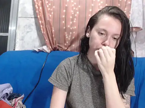 Venusluxodomme online show from 03-22-26, 11:06