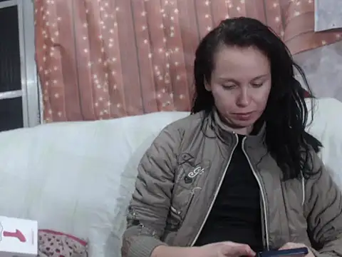 Venusluxodomme online show from 05-17-26, 02:11