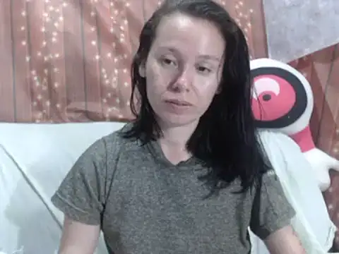 Snapshot of Venusluxodomme chatting on 02-05-26, 03:24 Venusluxodomme online show from 02-05-26, 03:24