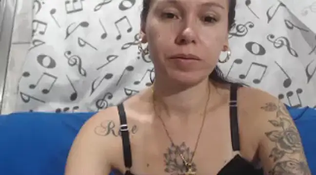 Snapshot of Venusluxodomme chatting on 01-28-25, 04:50 Venusluxodomme online show from 01-28-25, 04:50