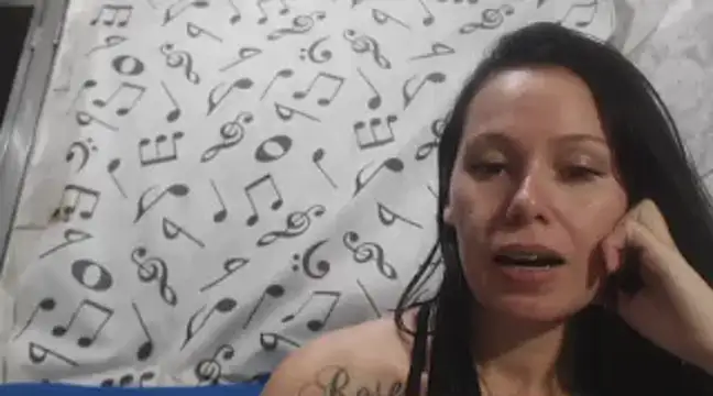 Snapshot of Venusluxodomme chatting on 02-17-25, 03:58 Venusluxodomme online show from 02-17-25, 03:58