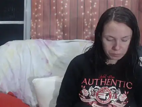 Venusluxodomme online show from 12-19-25, 12:14