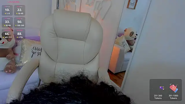 zobe love online show from 03-17-25, 04:54