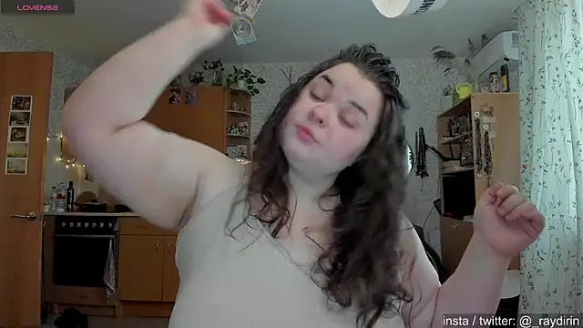 Snapshot of Raydirin chatting on 10-15-25, 01:19 Raydirin online show from 10-15-25, 01:19