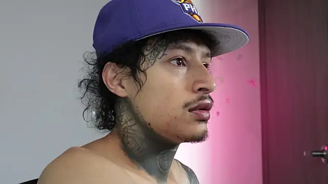 trieone online show from 04-12-26, 02:31