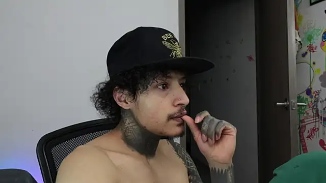 trieone online show from 02-26-26, 01:49