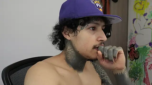 trieone online show from 02-13-26, 01:38