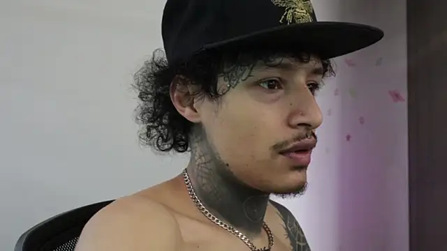 trieone online show from 12-18-25, 03:38