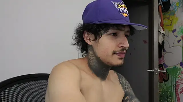 trieone online show from 02-18-26, 01:47