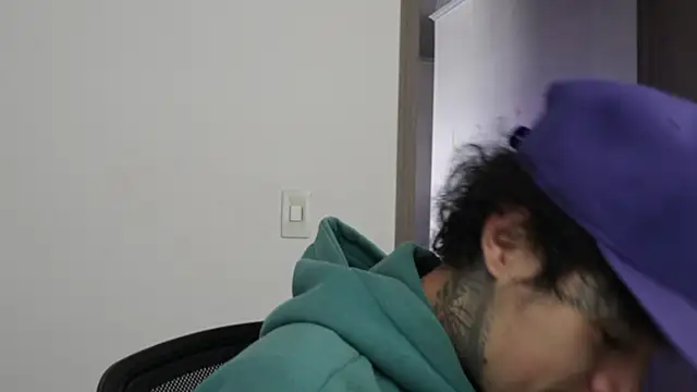 trieone online show from 01-12-26, 01:51