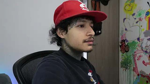 trieone online show from 02-12-26, 01:33