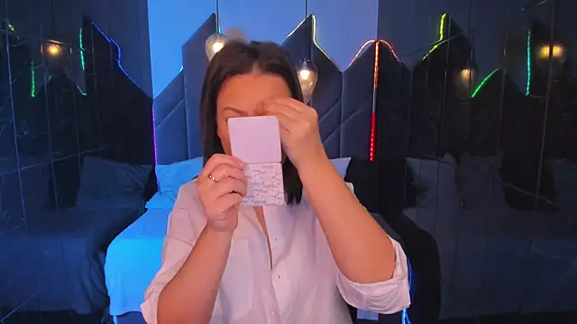 MilenaMellow online show from 10-30-25, 08:39