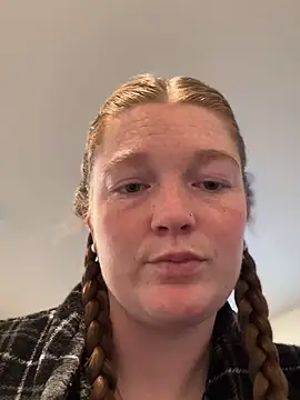 PussiesnCream  online show from 11-11-25, 03:07