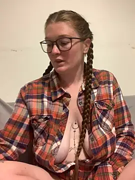 Snapshot of PussiesnCream_ chatting on 07-29-26, 04:28 PussiesnCream online show from 07-29-26, 04:28