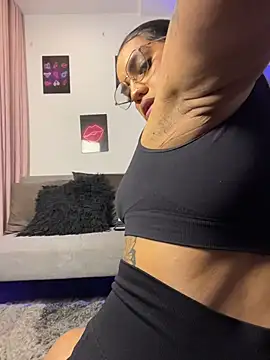 Victoria14  online show from 10-26-25, 11:16