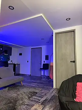 Victoria14  online show from 11-28-25, 01:50