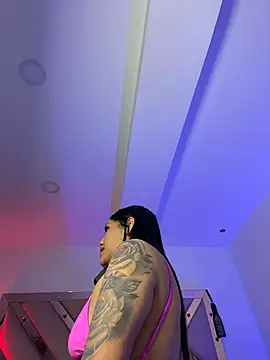 Victoria14  online show from 03-31-26, 04:25