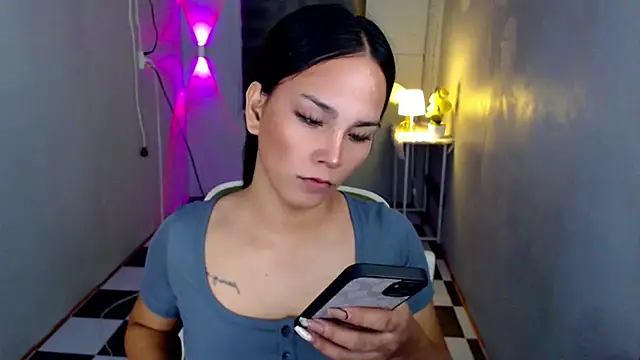 Snapshot of urnaughtydolly69 chatting on 05-07-26, 01:36 urnaughtydolly69 online show from 05-07-26, 01:36