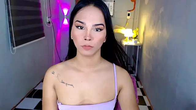 Snapshot of urnaughtydolly69 chatting on 06-26-26, 11:27 urnaughtydolly69 online show from 06-26-26, 11:27