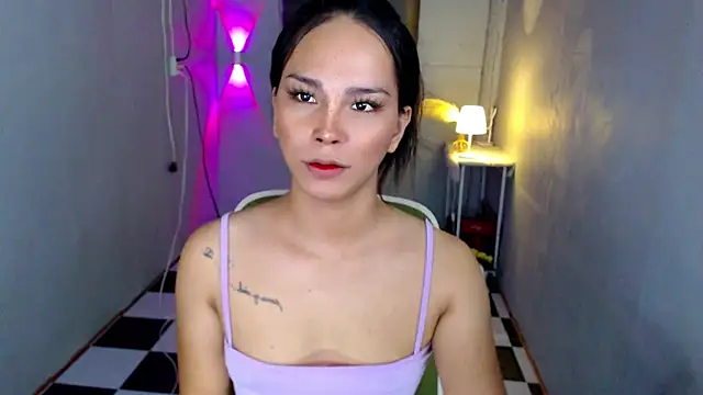 Snapshot of urnaughtydolly69 chatting on 06-15-26, 10:59 urnaughtydolly69 online show from 06-15-26, 10:59