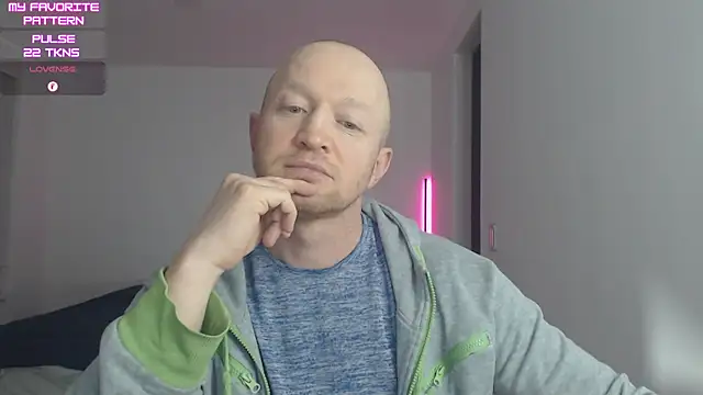 kevintyler69 online show from 04-10-26, 01:45