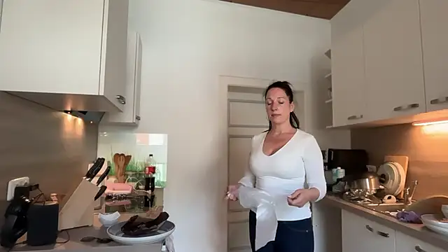 Viola Beck online show from 05-08-26, 10:19