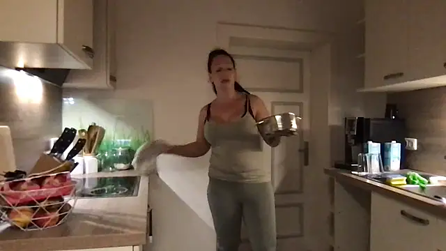 Viola Beck online show from 11-10-25, 05:29