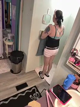 lolabunny9 online show from 08-01-26, 03:54